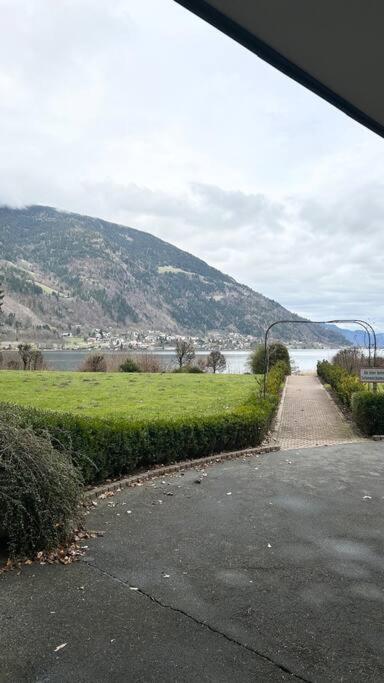 Apartment Am Ossiachersee Mit Eigenem Seezugang Landskron Extérieur photo
